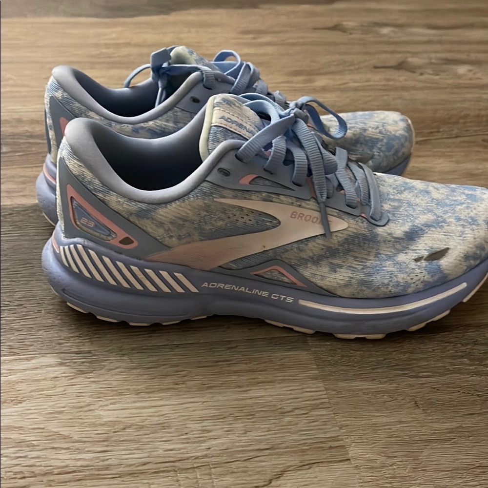 Brooks Blue and Gray Athletic Running Shoes with Cushioning
